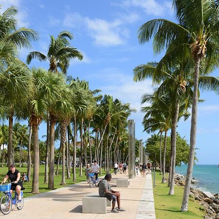 Beachfront Bentley Hotel One Bedroom Suite With Balcony And Beach Access Miami Beach Exteriör bild