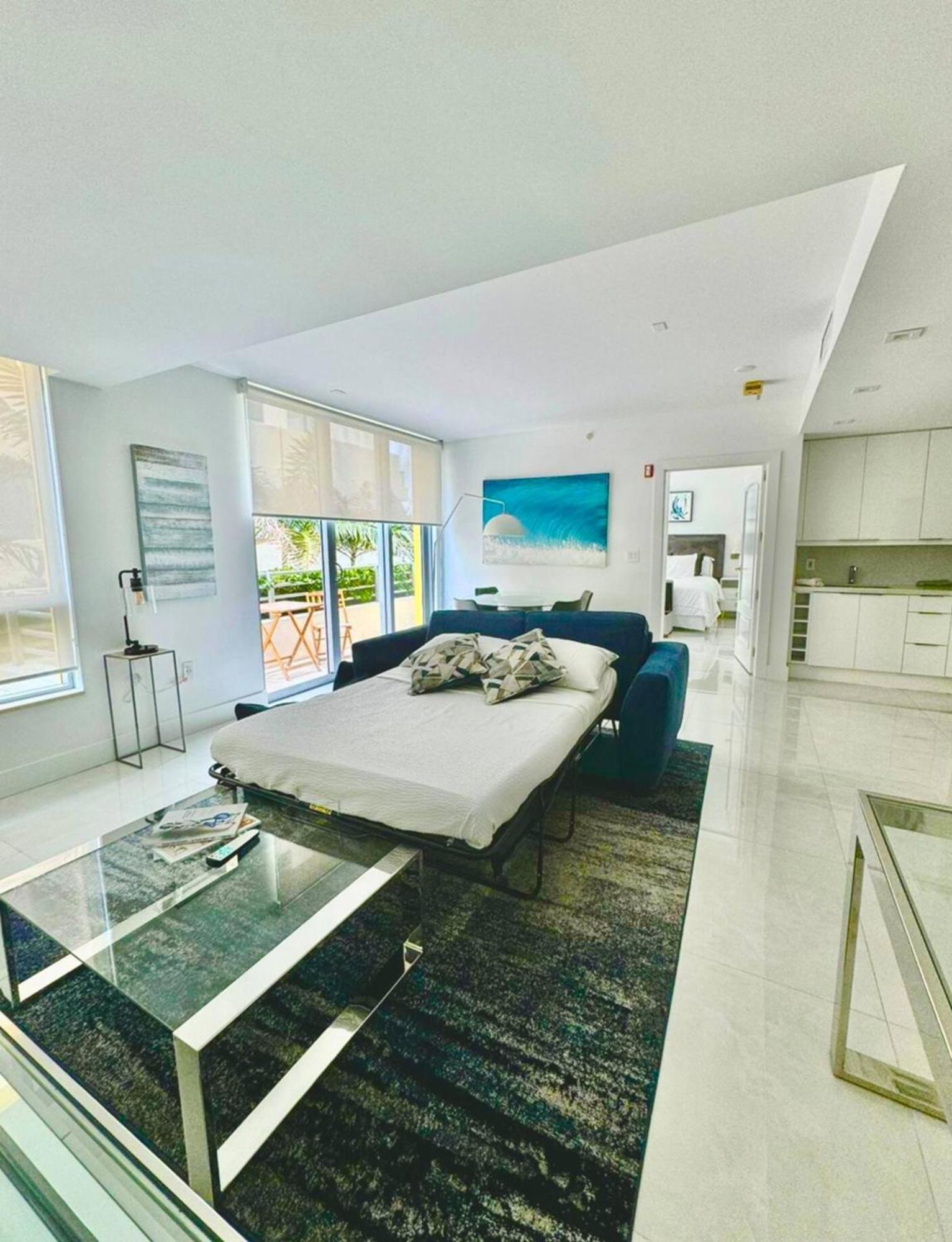 Beachfront Bentley Hotel One Bedroom Suite With Balcony And Beach Access Miami Beach Exteriör bild