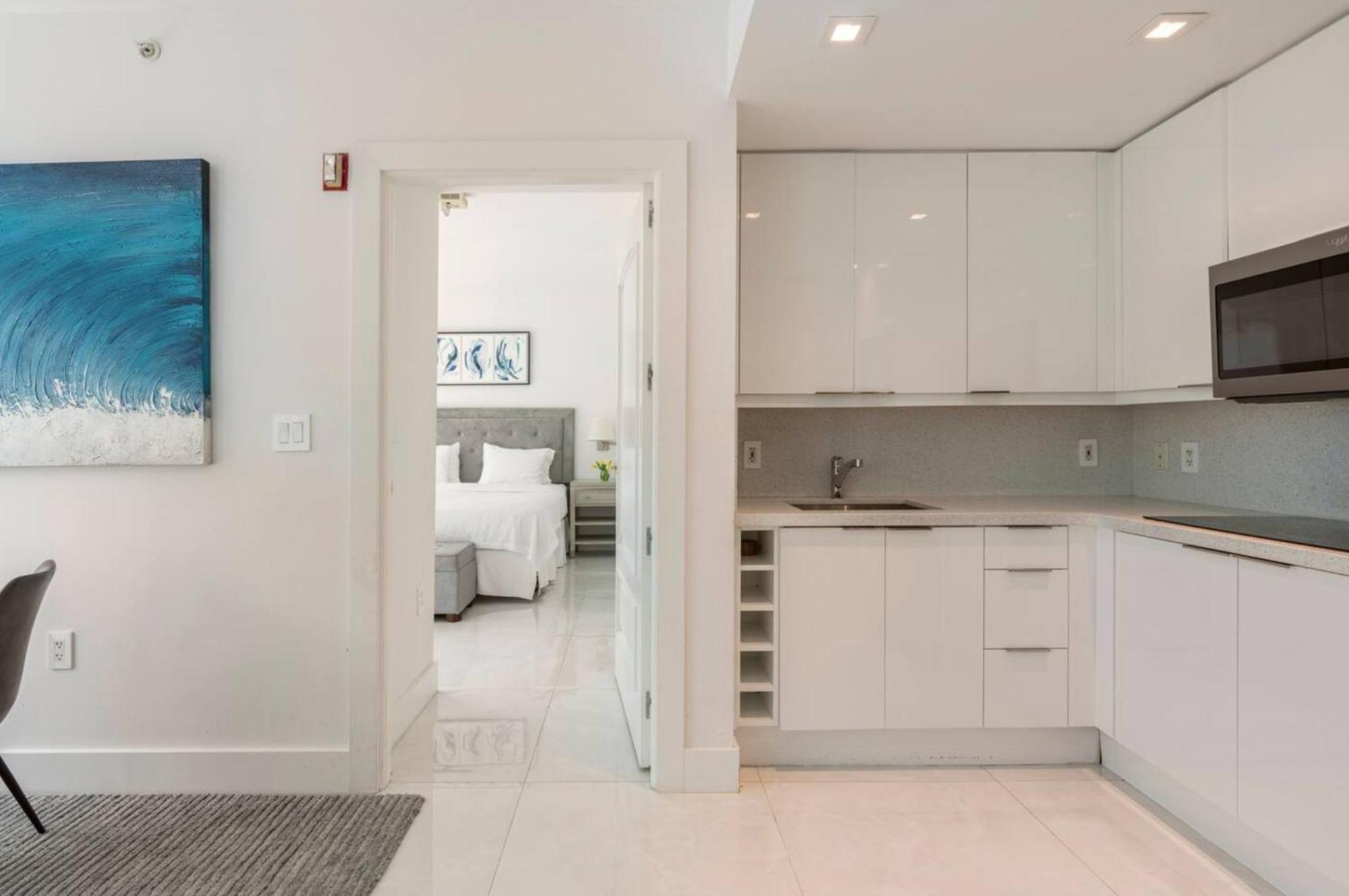 Beachfront Bentley Hotel One Bedroom Suite With Balcony And Beach Access Miami Beach Exteriör bild